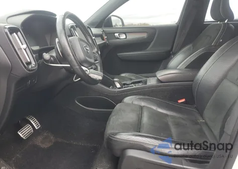 2020 Volvo Xc40 T5 R-Design z USA, uszkodzony, nr VIN YV4162UM5L2180951